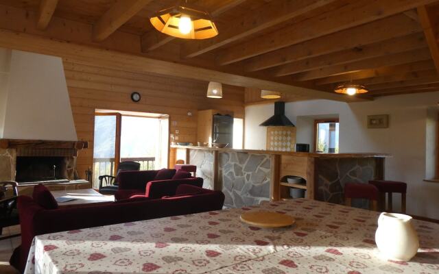 Chalet Village Courbaton