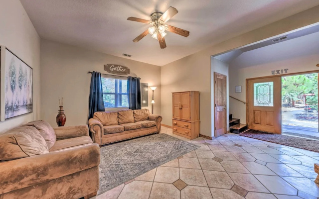 Stunning Ruidoso Cabin w/ Private Hot Tub!