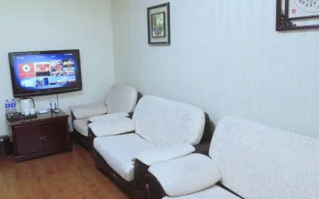 Homeinn Ease Hotel (Bayannur Linhe High-Speed Railway Station)