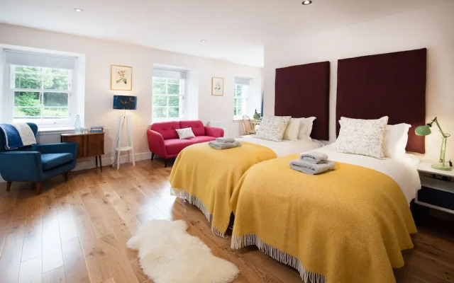 Mill House - self catering sleeps 10