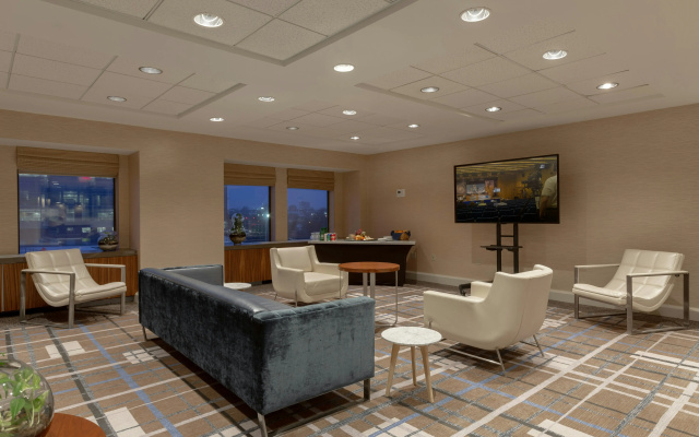 DoubleTree Suites by Hilton Hotel Boston - Cambridge