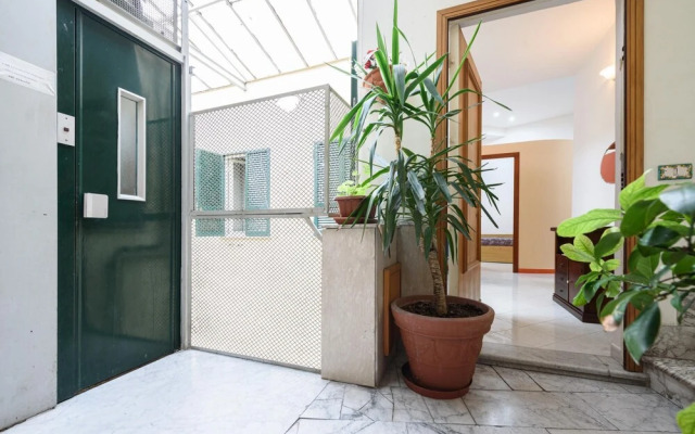 Via Avvocata 25 in Napoli