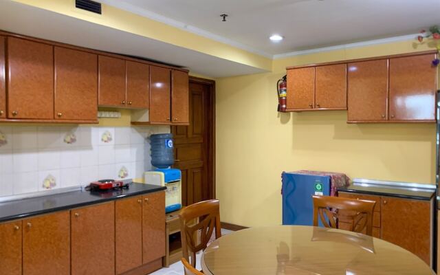 Spacious And Comfy 3Br At Kondominium Juanda Apartment