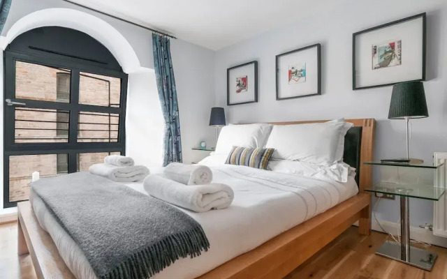 Citadel Apartment near Britannia