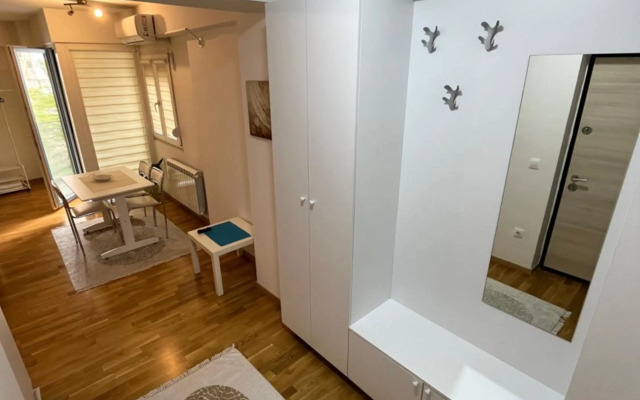 Modern apartment nearby downtown & Vardar river