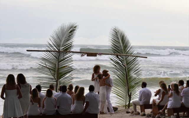 Casa Cecilia Beach Front