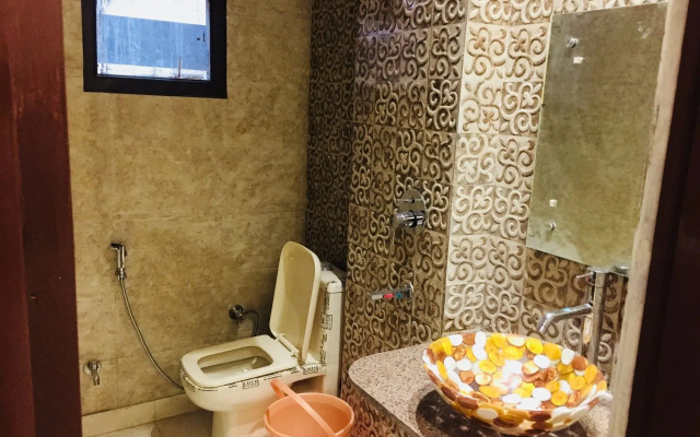 Hotel Tushar Continental