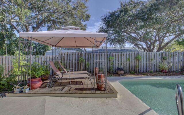 Peaceful Egret Pool Home in Venice