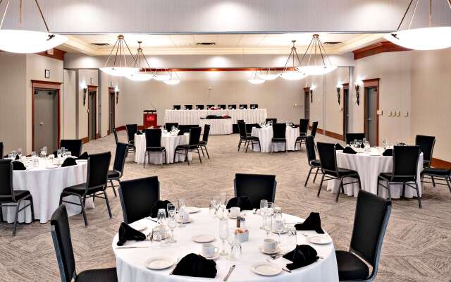 Ramada Hotel & Conference Center by Wyndham Kelowna