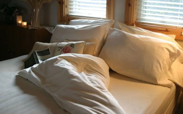 Skiff Point Guest House