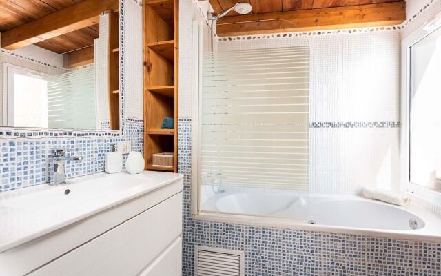 Luminous Loft Apt. ¨above¨ the Atlantic Ocean