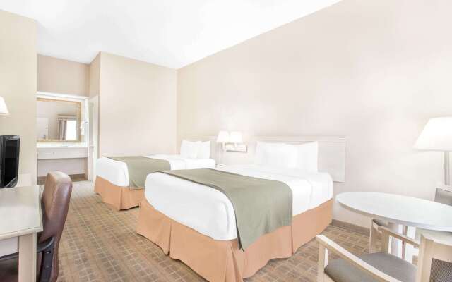 Baymont by Wyndham Crestview