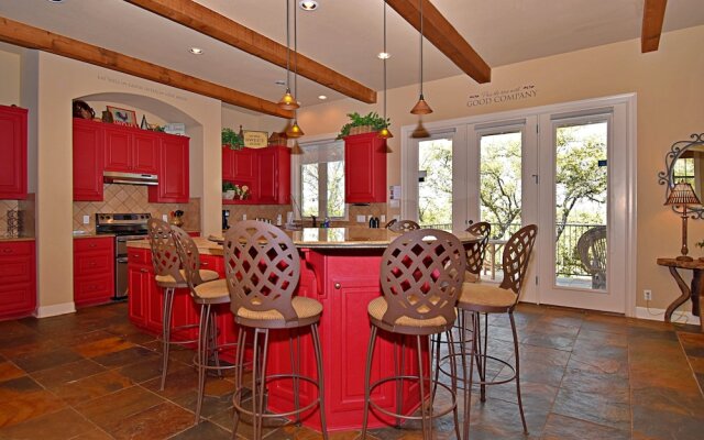 Pet-friendly Oasis in Gated Community!