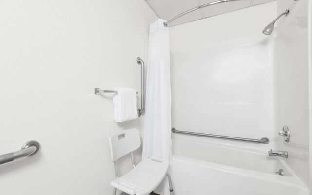 Ramada Groton
