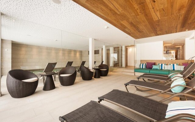 Hotel Schranz - Ski In & Ski Out