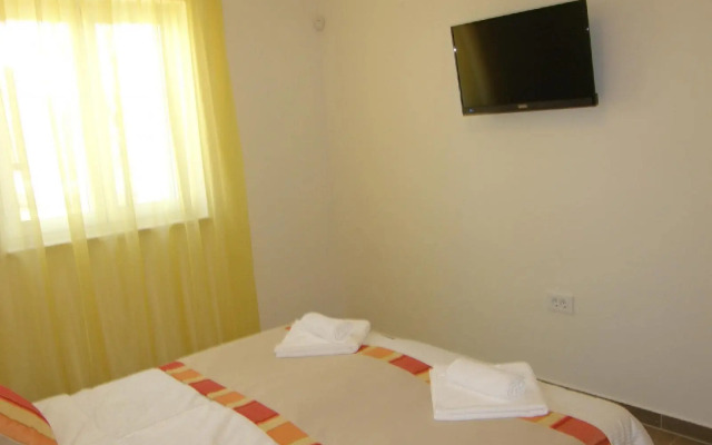 Smojver - Two Bedroom No.6