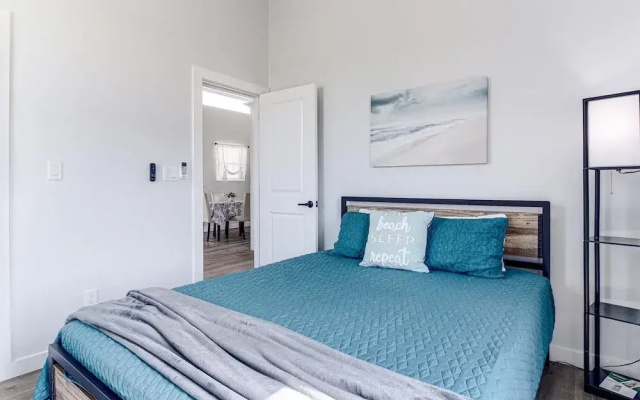 The Blue Flower 2 Bedroom Home