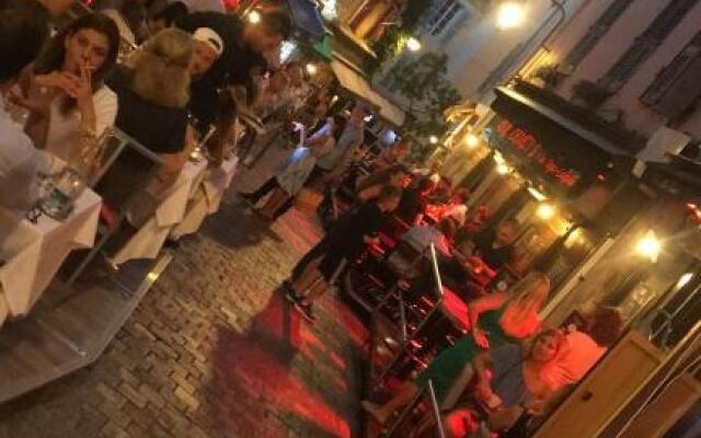 Suquet Beach Center - 10m walk from Palace 100m beach