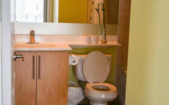 Maplewood Suites - Square One