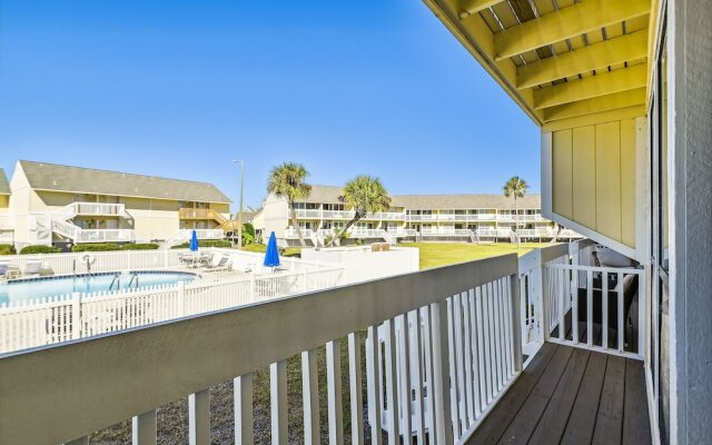 Sandpiper Cove 8113 Studio Bedroom Condo by RedAwning