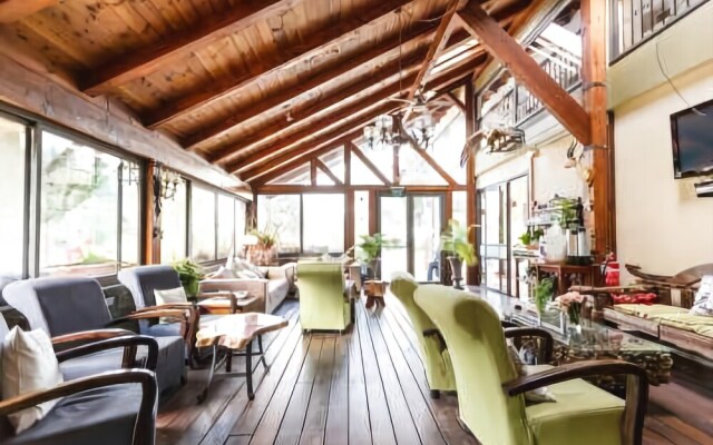Hunters Lodge