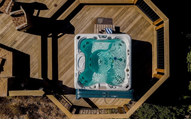 Bronson by AvantStay | Sleeps 17! On the Slopes! Squaw Valley w/Hot Tub&Fire Pit
