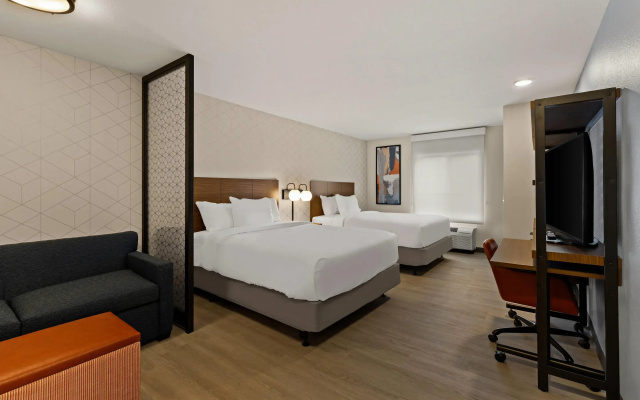 Everhome Suites Orlando International Drive