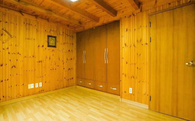 Yangsan Solmaru Pension
