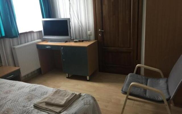 На улице Архитектора Попова