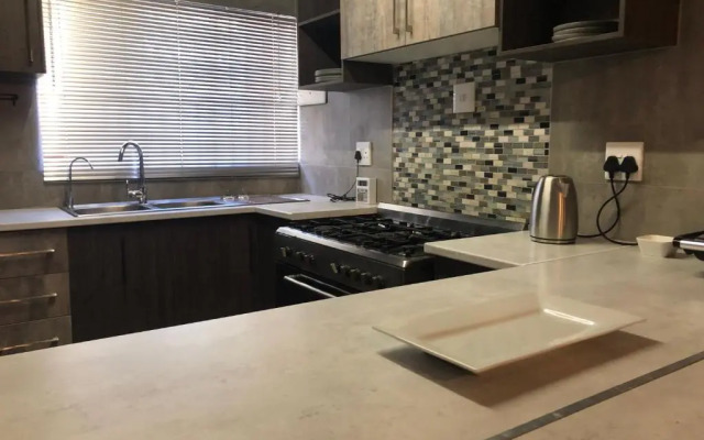 UStay Apartment - Westdene