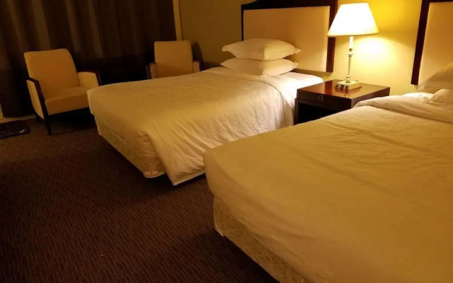 7 West Motel