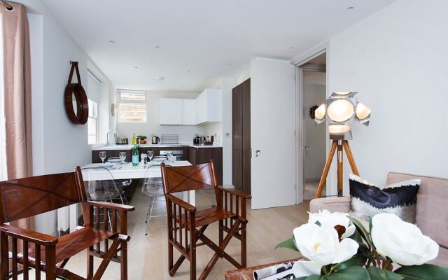 Lovely 2BR flat in West London