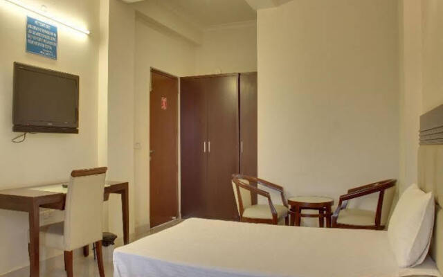 OYO 338 New Paradise