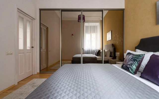 Letyourflat (Лэтюфлэт) на улице Большая Конюшенная 4-6-8