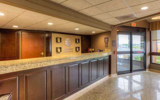 Comfort Inn & Suites Evansville Airport