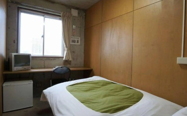 Weekly Sho Utsunomiya Hostel