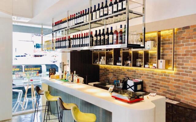 Single Inn - Kaohsiung Station