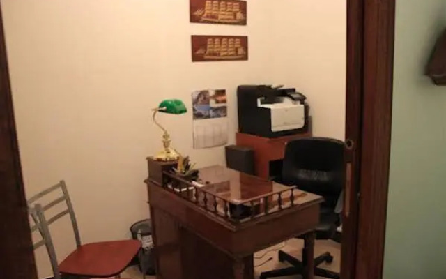 Lia Rooms 4