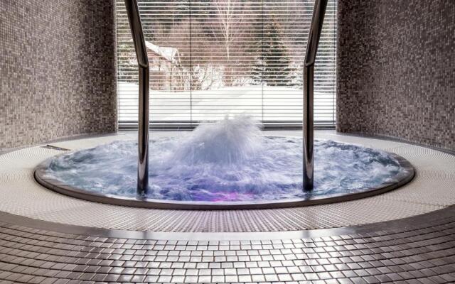 Hotel Pecr Well