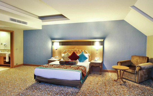 Royal Holiday Palace
