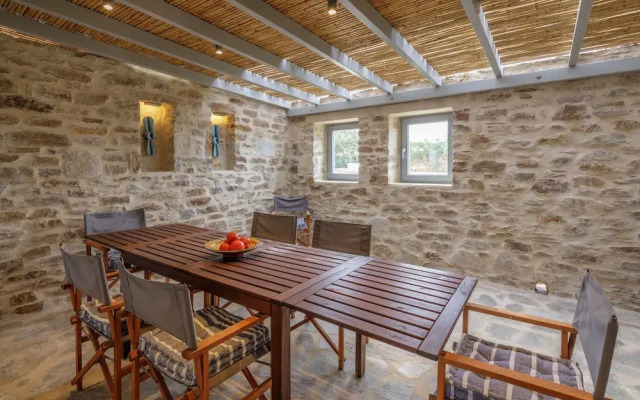 The Gallery Home - Elegant Villa In Antiparos