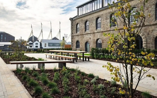 Harbourside Hideaway - Superb Flat With Terrace