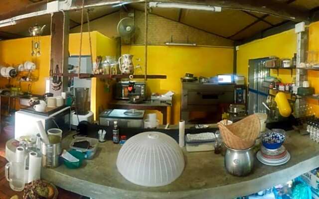 Baan Tung Boon Lom