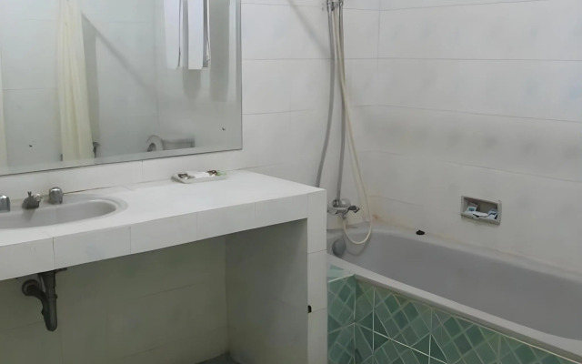 Hotel Lautze Indah