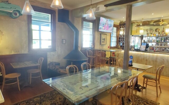 Metropolitan Hotel Orange