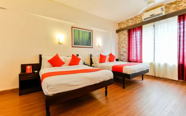 OYO 16663 Plaza Suites Hotel