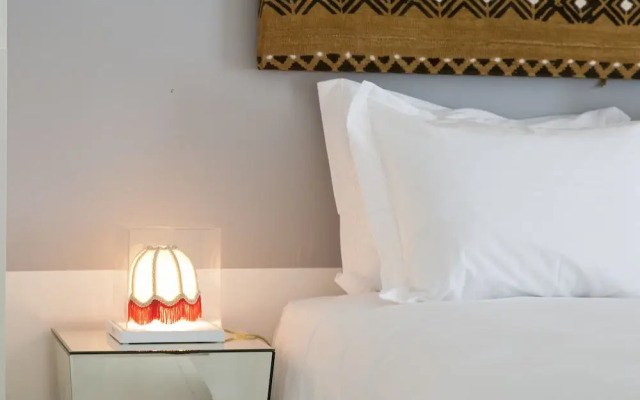 JOIVY Gorgeous 2-bed home, 3 mins from Lisbon Cathedral