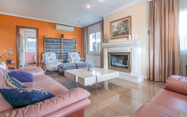 Gallery Villa 650M From The Beach(R81)