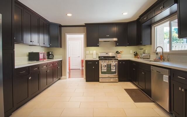 Pirate's Lair - 7 Br Home