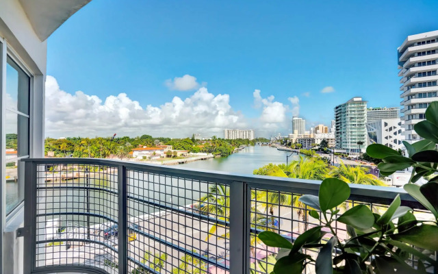 Отель Trouvail Miami Beach